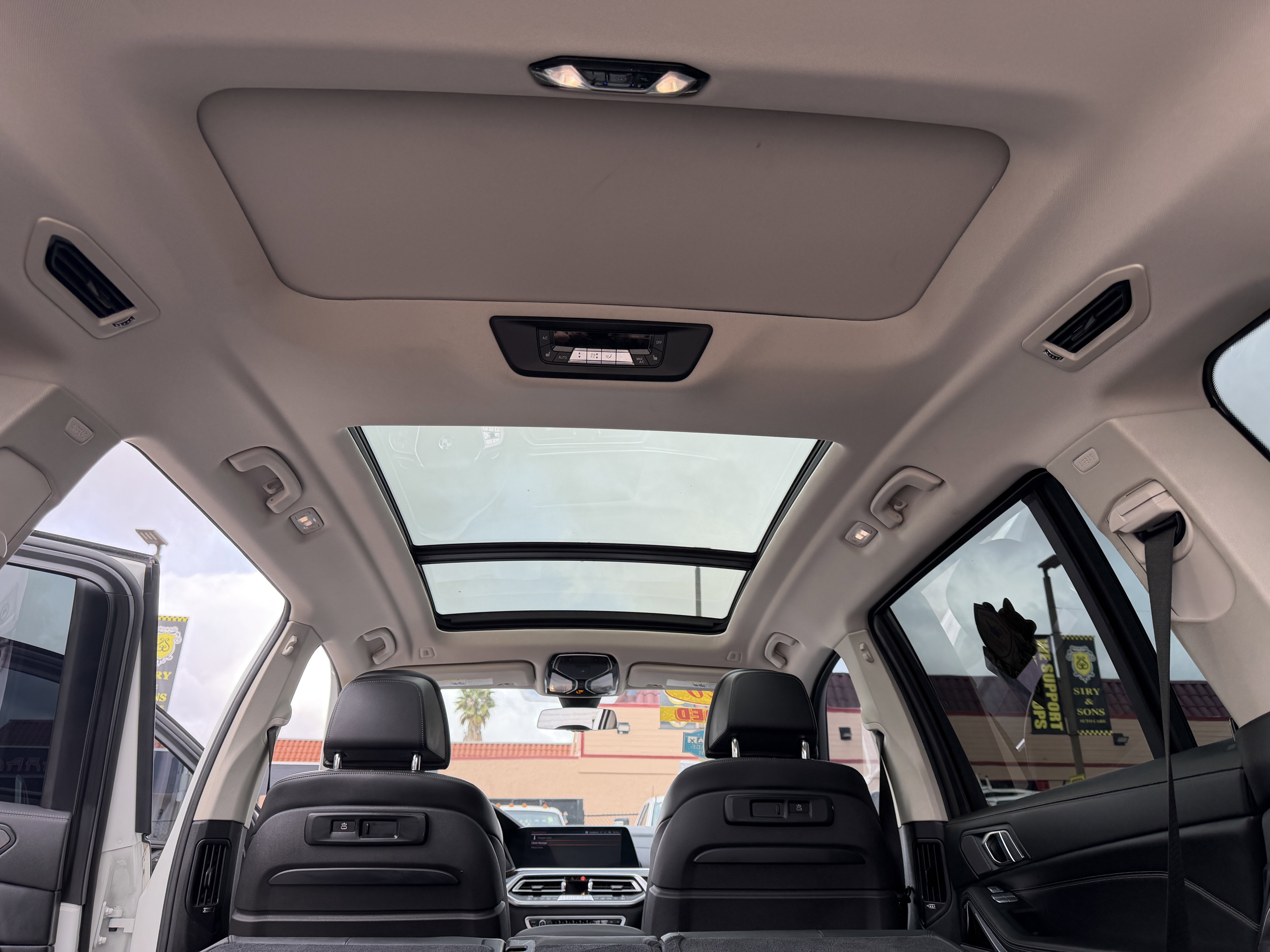 Used 2020 BMW X7 xDrive40i w/ Premium Package image 12