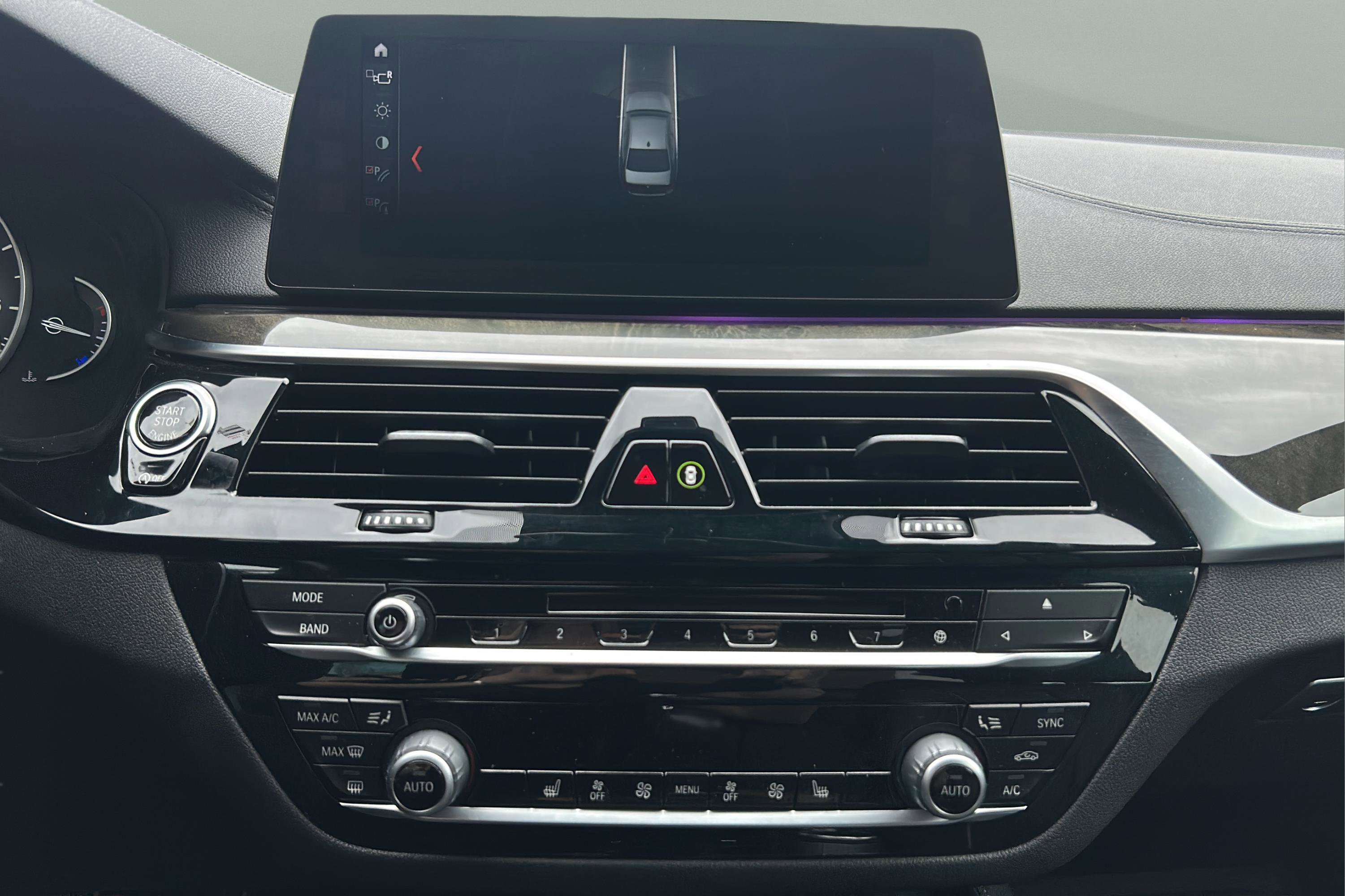 Used 2018 BMW M550i xDrive image 15