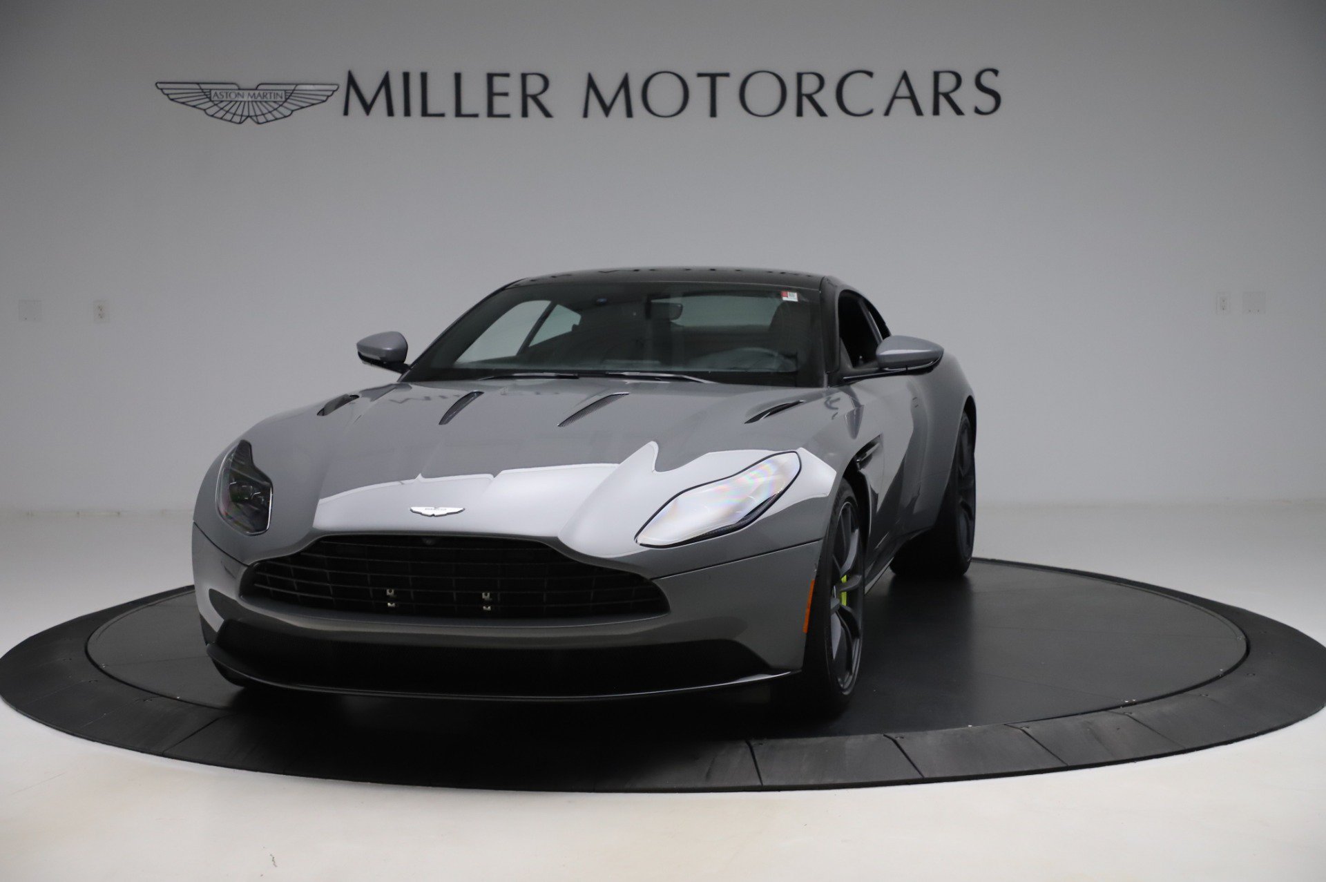 Used 2020 Aston Martin DB11 AMR RWD image 2