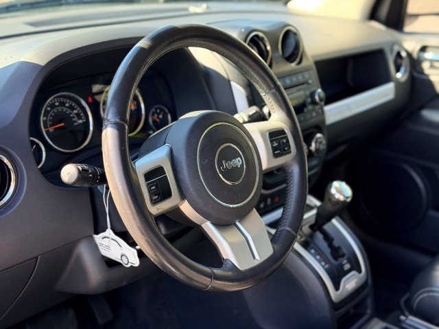 Used 2017 Jeep Compass Latitude FWD image 7