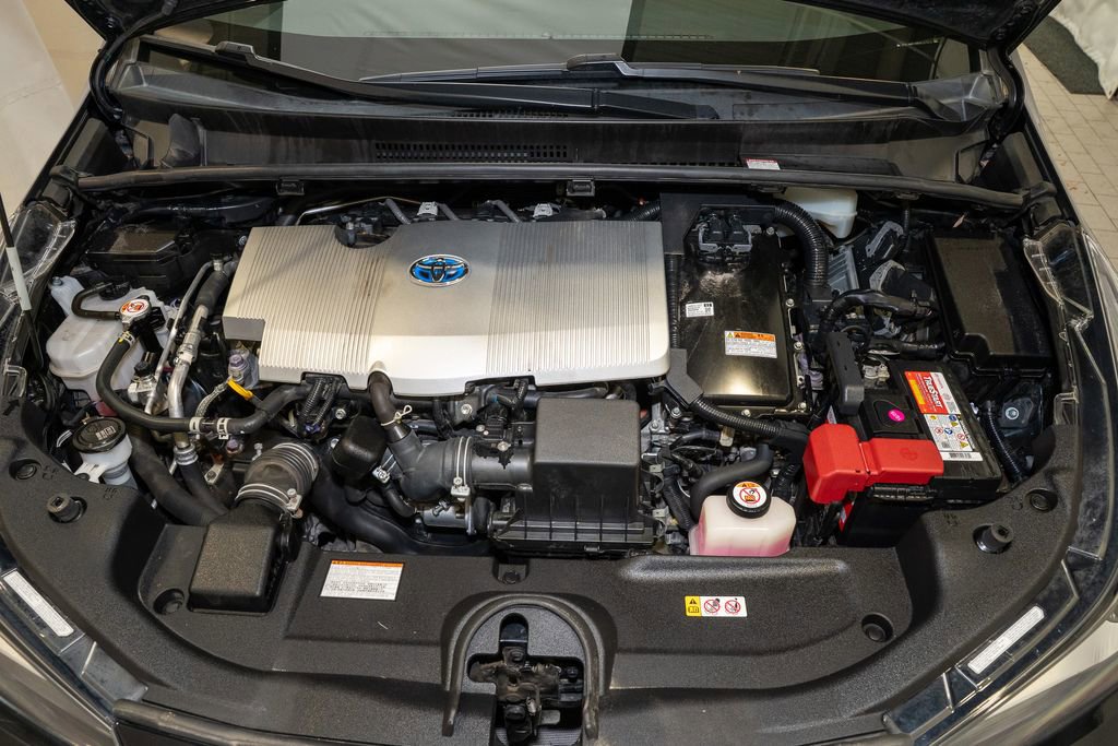 Used 2021 Toyota Prius LE image 17