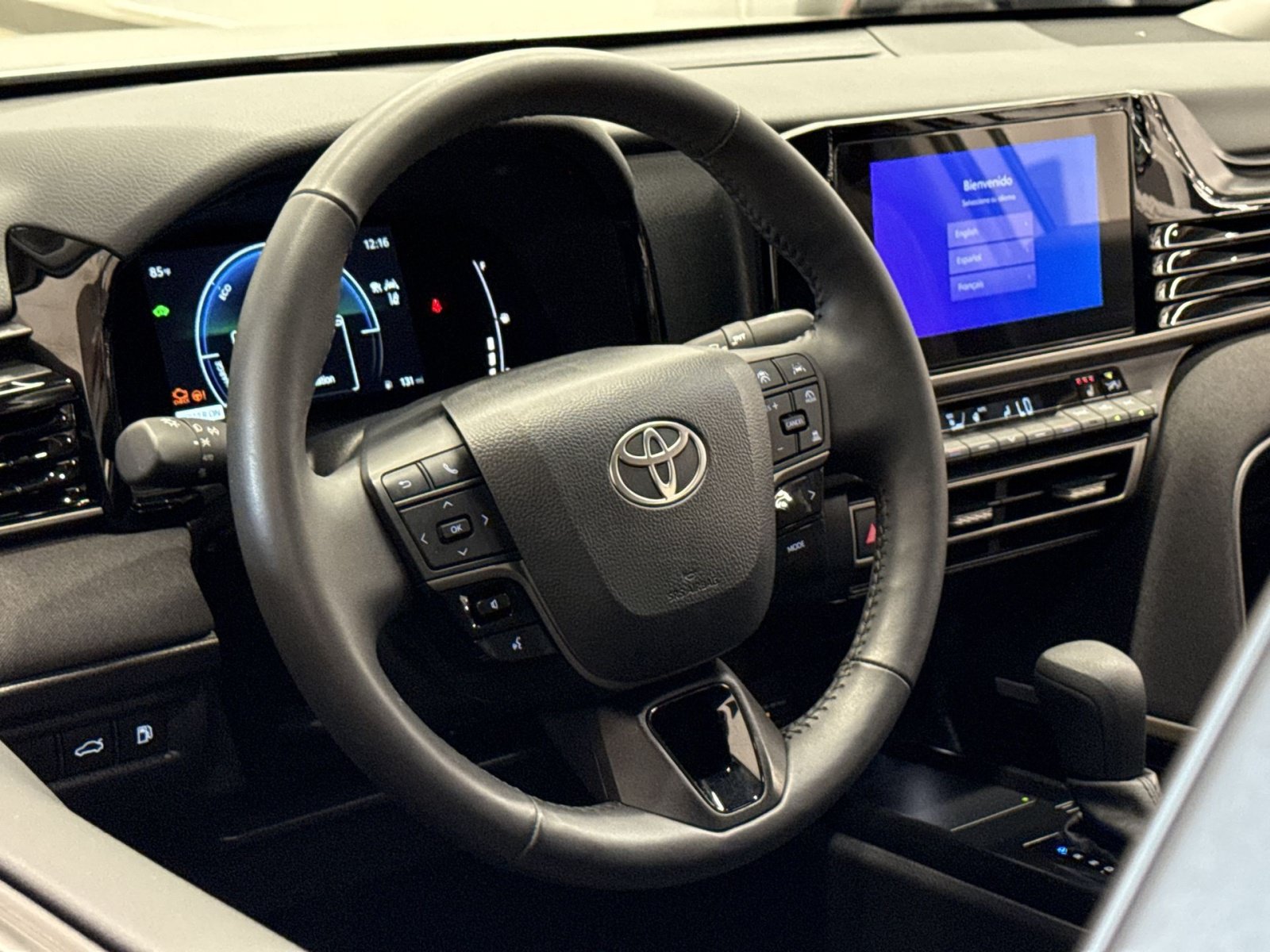 Used 2025 Toyota Camry LE w/ Convenience Package AWD/4WD image 17