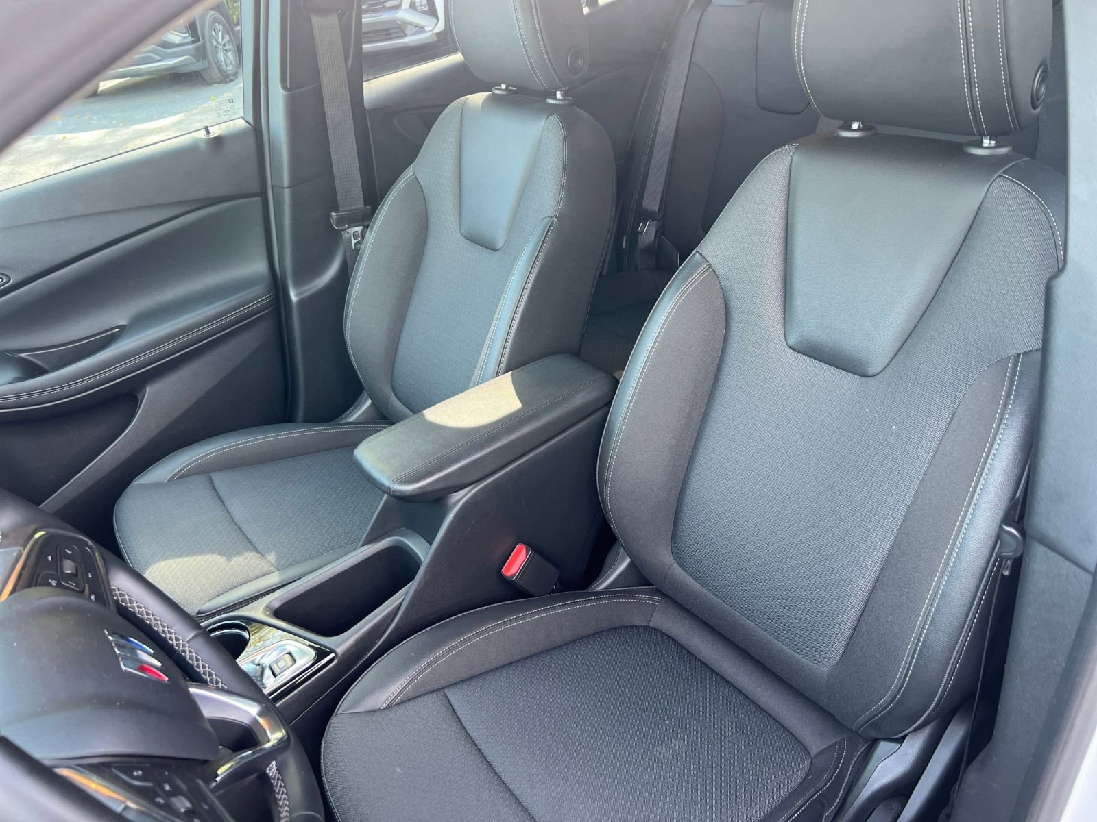 Used 2025 Buick Encore GX Preferred image 22