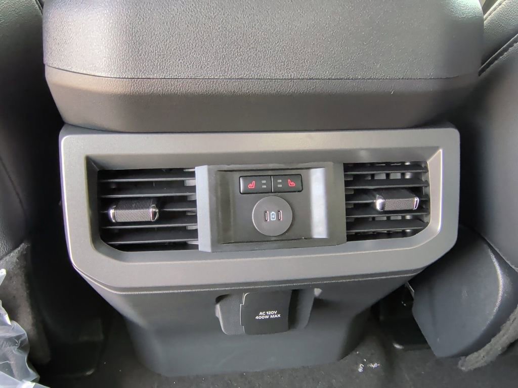 New 2026 Ford F250 Lariat w/ Chrome Package image 43