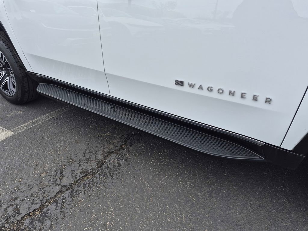 Used 2024 Jeep Wagoneer L Series II image 10