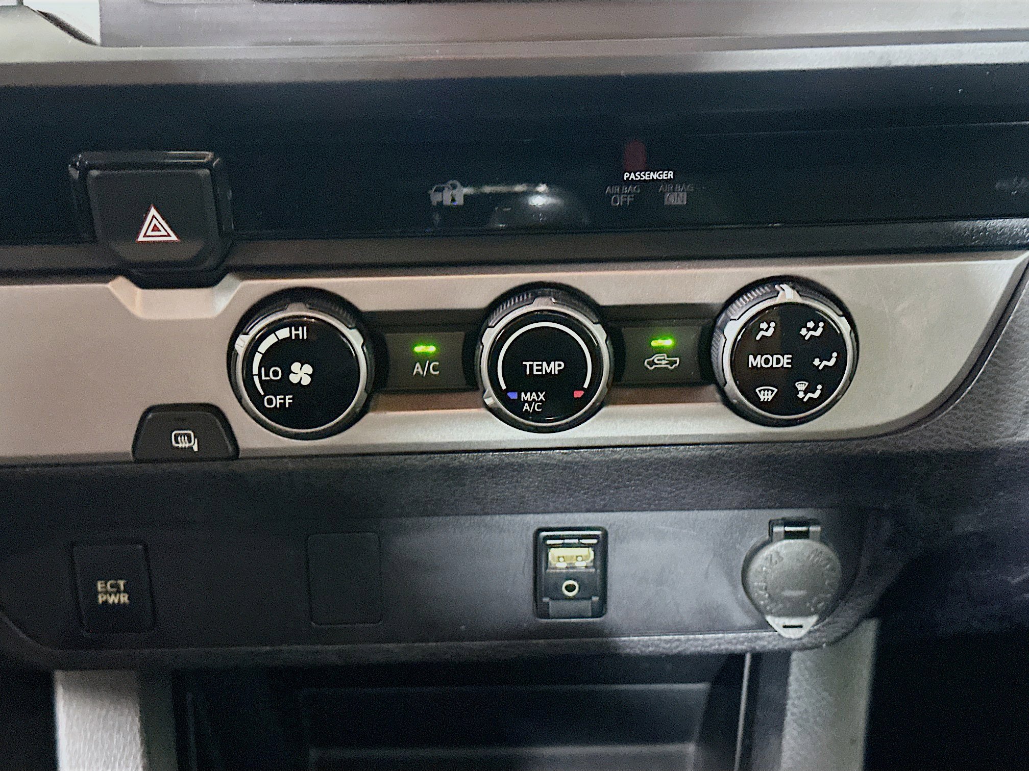 Used 2016 Toyota Tacoma SR RWD image 22