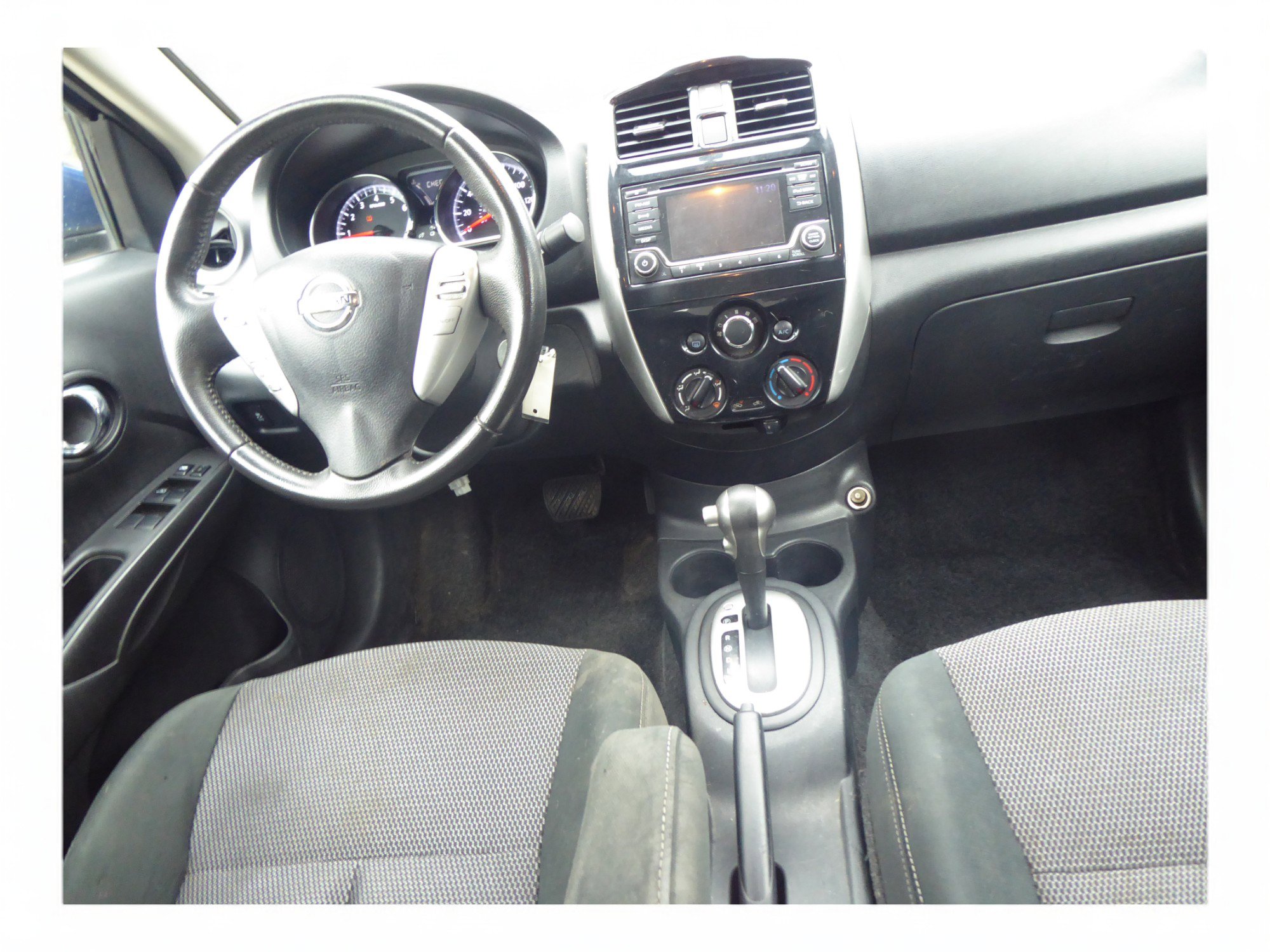 Used 2018 Nissan Versa SV w/ SV Special Edition Package image 13