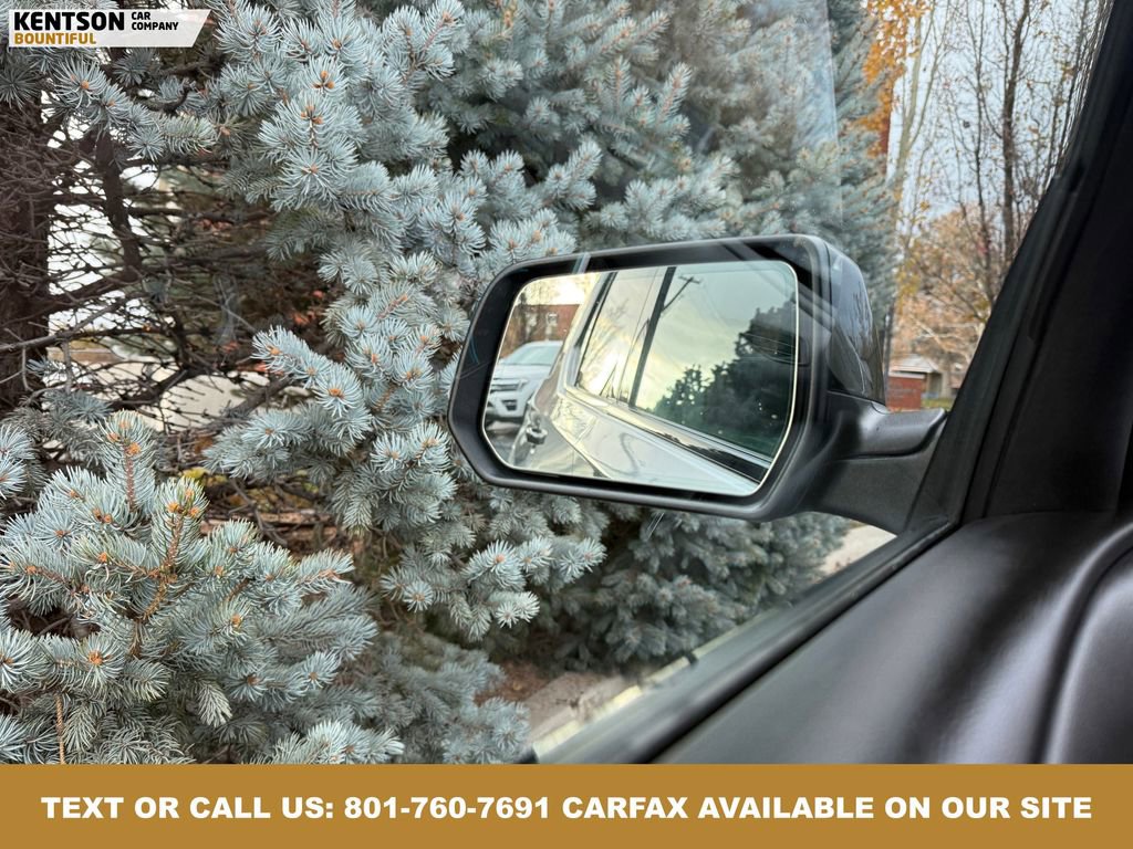 Used 2021 Chevrolet Traverse Premier w/ Redline Edition image 23