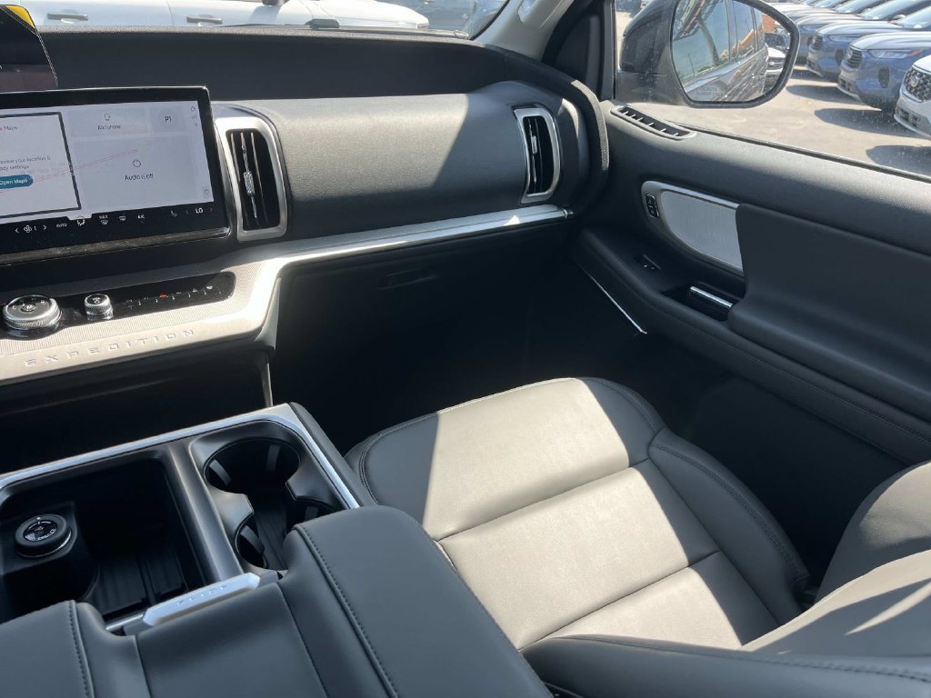 New 2026 Ford Expedition Active RWD image 20