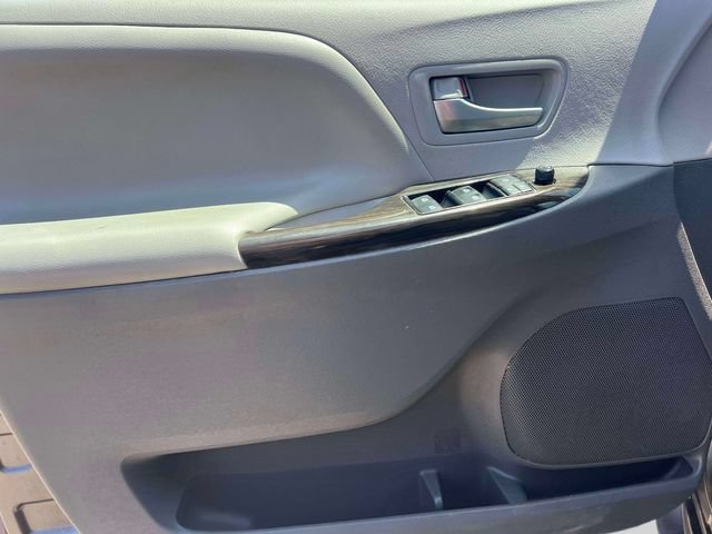 Certified 2020 Toyota Sienna XLE AWD/4WD image 19