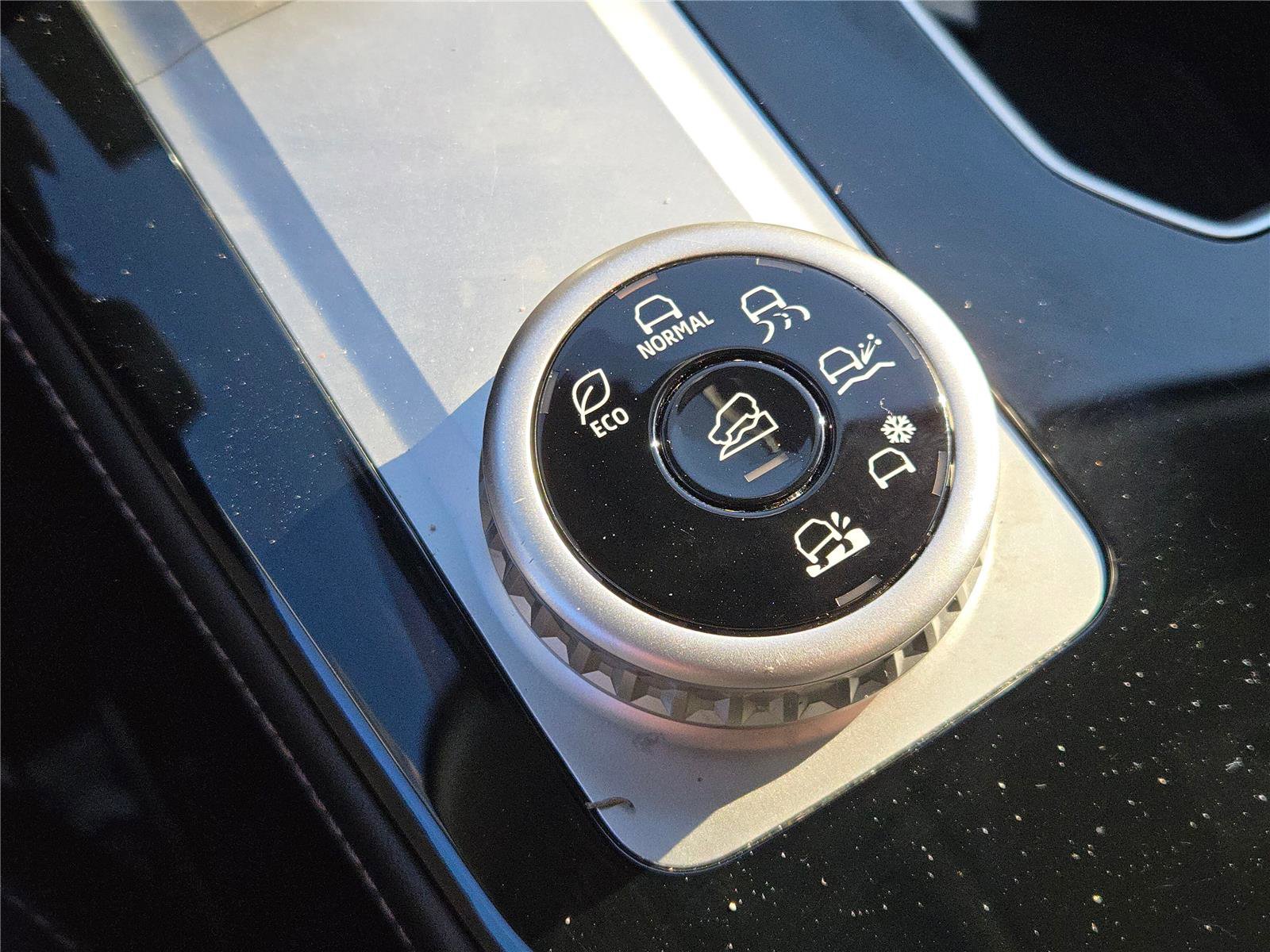 Used 2025 Mitsubishi Outlander SEL image 36