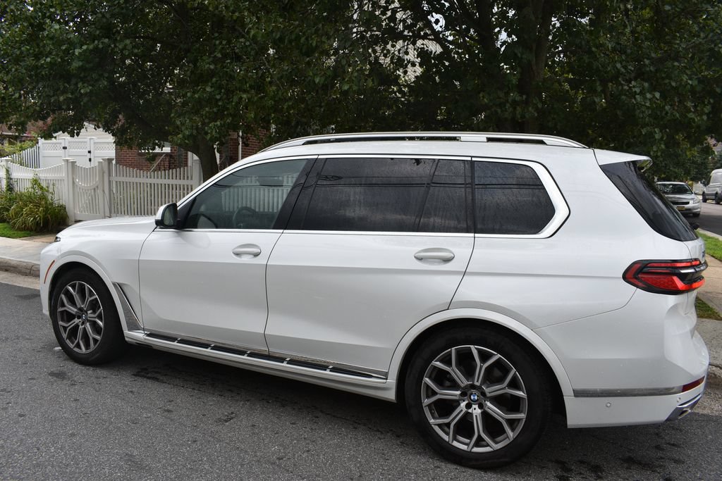 Used 2026 BMW X7 xDrive40i AWD/4WD image 8