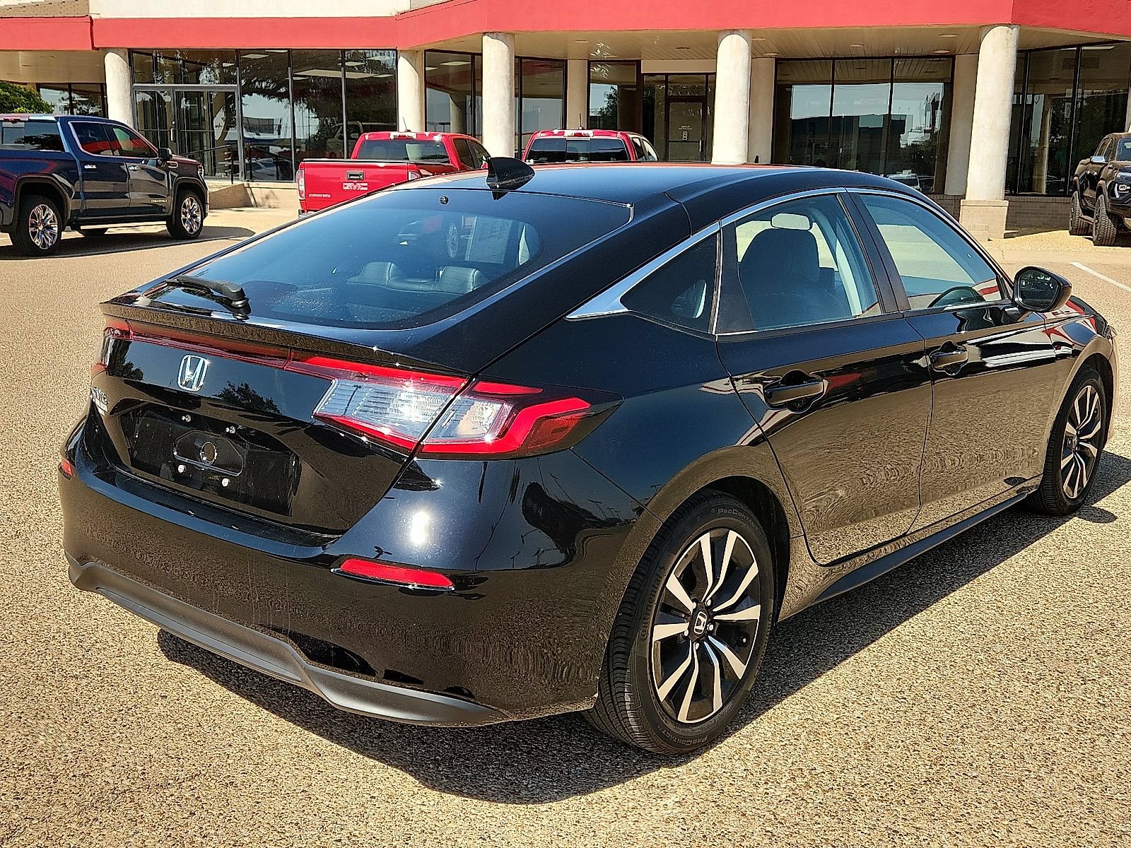 Used 2024 Honda Civic EX-L image 4