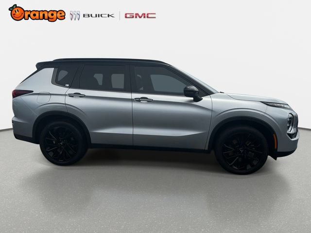 Used 2024 Mitsubishi Outlander SEL FWD image 2