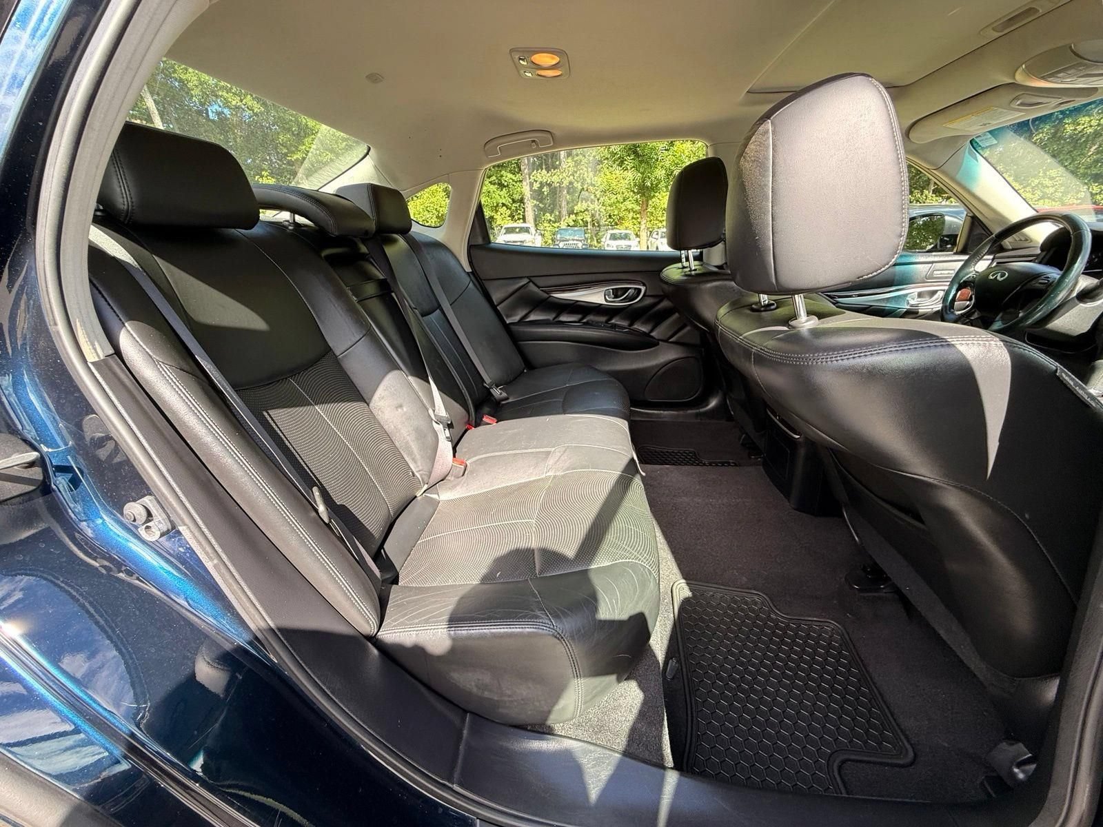 Used 2015 INFINITI Q70 L 3.7 RWD image 23