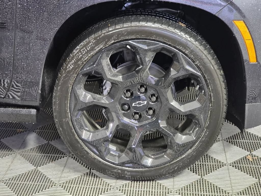 New 2026 Chevrolet Tahoe High Country AWD/4WD image 9