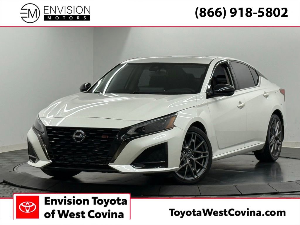 Used 2023 Nissan Altima 2.0 SR image 1