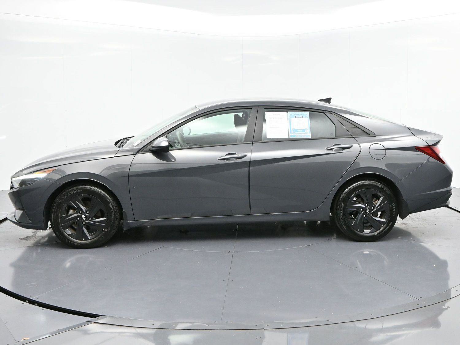 Used 2023 Hyundai Elantra SEL image 4