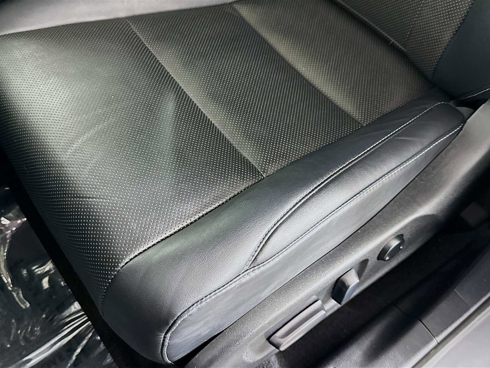 Used 2020 Lexus RX 450h AWD w/ Premium Package image 22