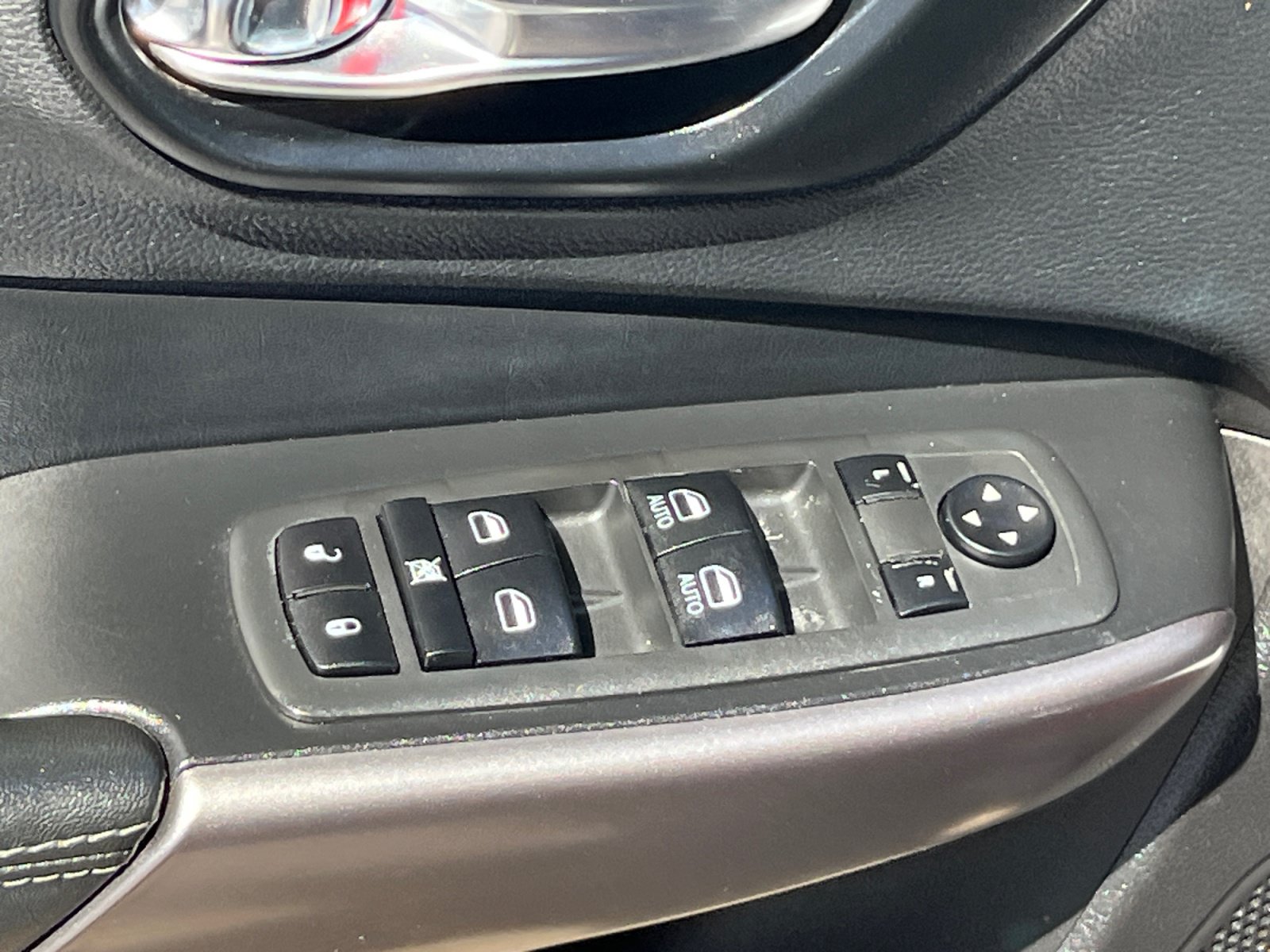 Used 2021 Jeep Cherokee Latitude Lux FWD image 15