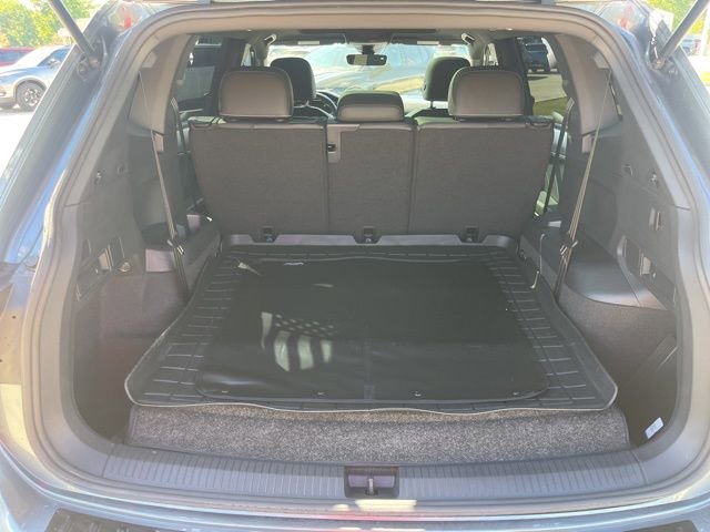 Used 2023 Volkswagen Tiguan SE R-Line image 6