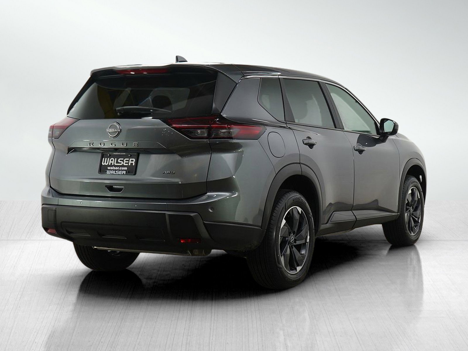 Used 2025 Nissan Rogue SV image 5
