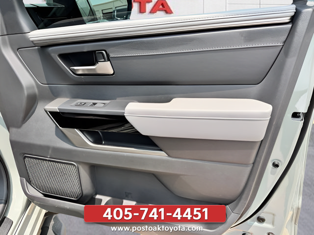 Used 2026 Toyota Tundra Limited AWD/4WD image 31
