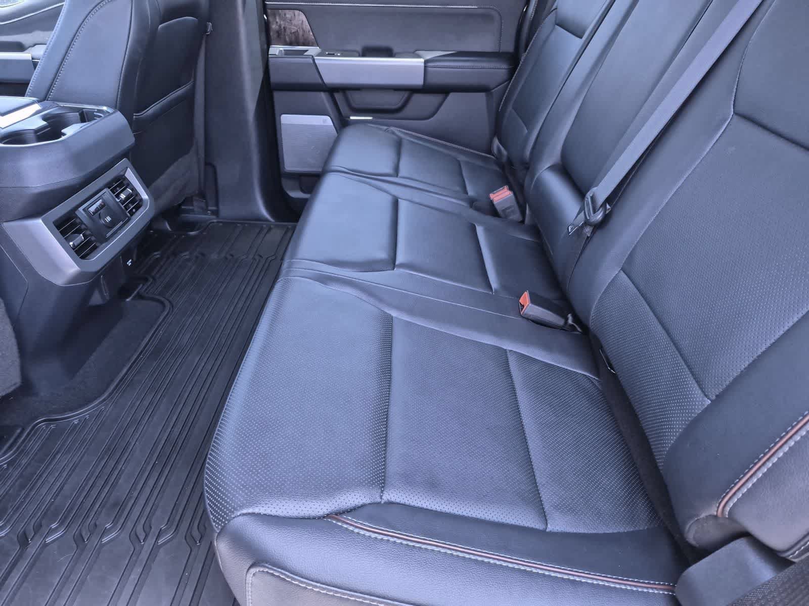 Used 2023 Ford F350 Lariat w/ Lariat Ultimate Package AWD/4WD image 19