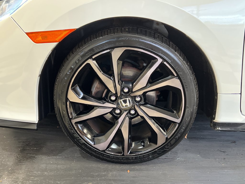 Used 2017 Honda Civic Sport image 6