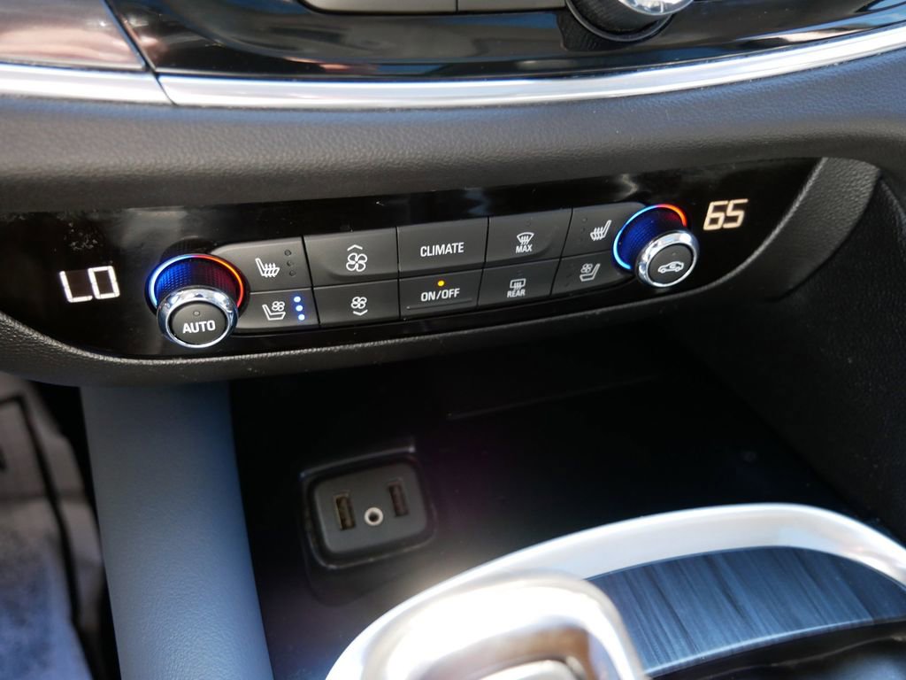 Used 2018 Buick Enclave Premium w/ Experience Buick Package AWD/4WD image 25