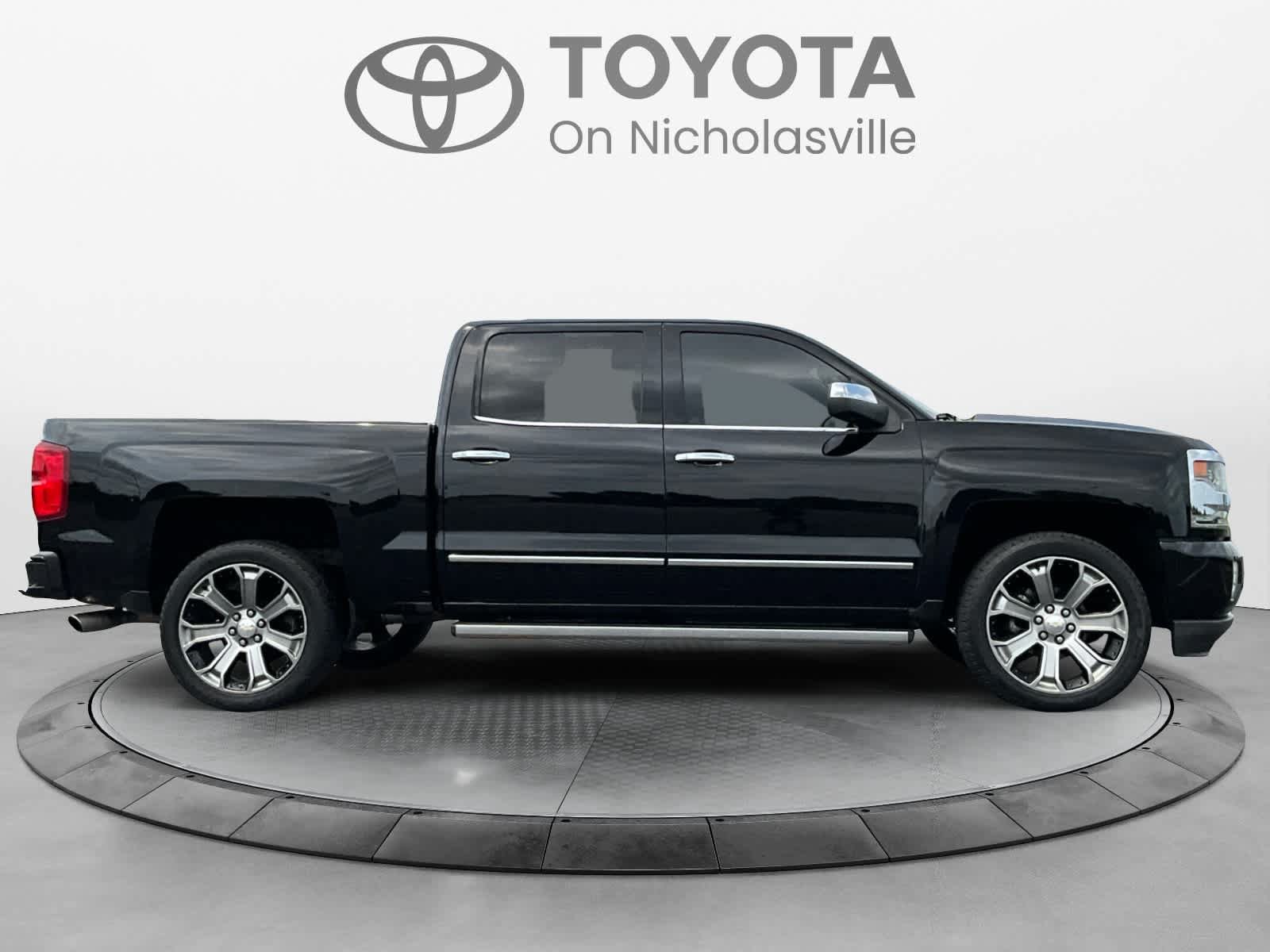 Used 2017 Chevrolet Silverado 1500 High Country AWD/4WD image 6