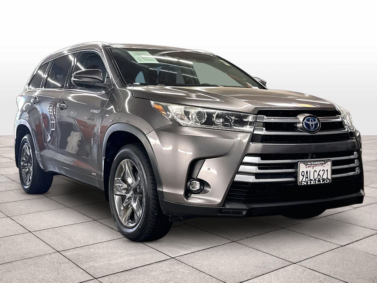 Used 2019 Toyota Highlander Limited Platinum AWD/4WD image 2
