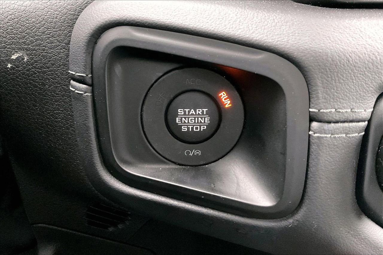 Certified 2025 Jeep Wrangler Unlimited Rubicon w/ Convenience Group image 27