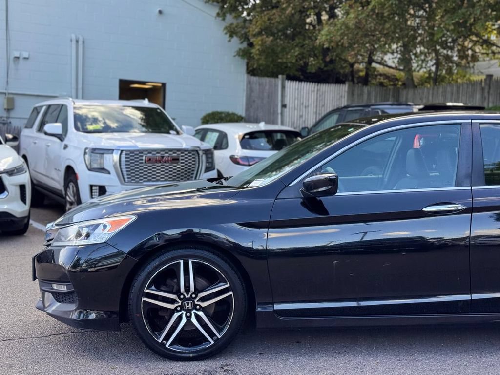 Used 2016 Honda Accord Sport image 10