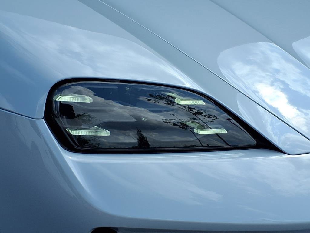 New 2025 Porsche Taycan image 31