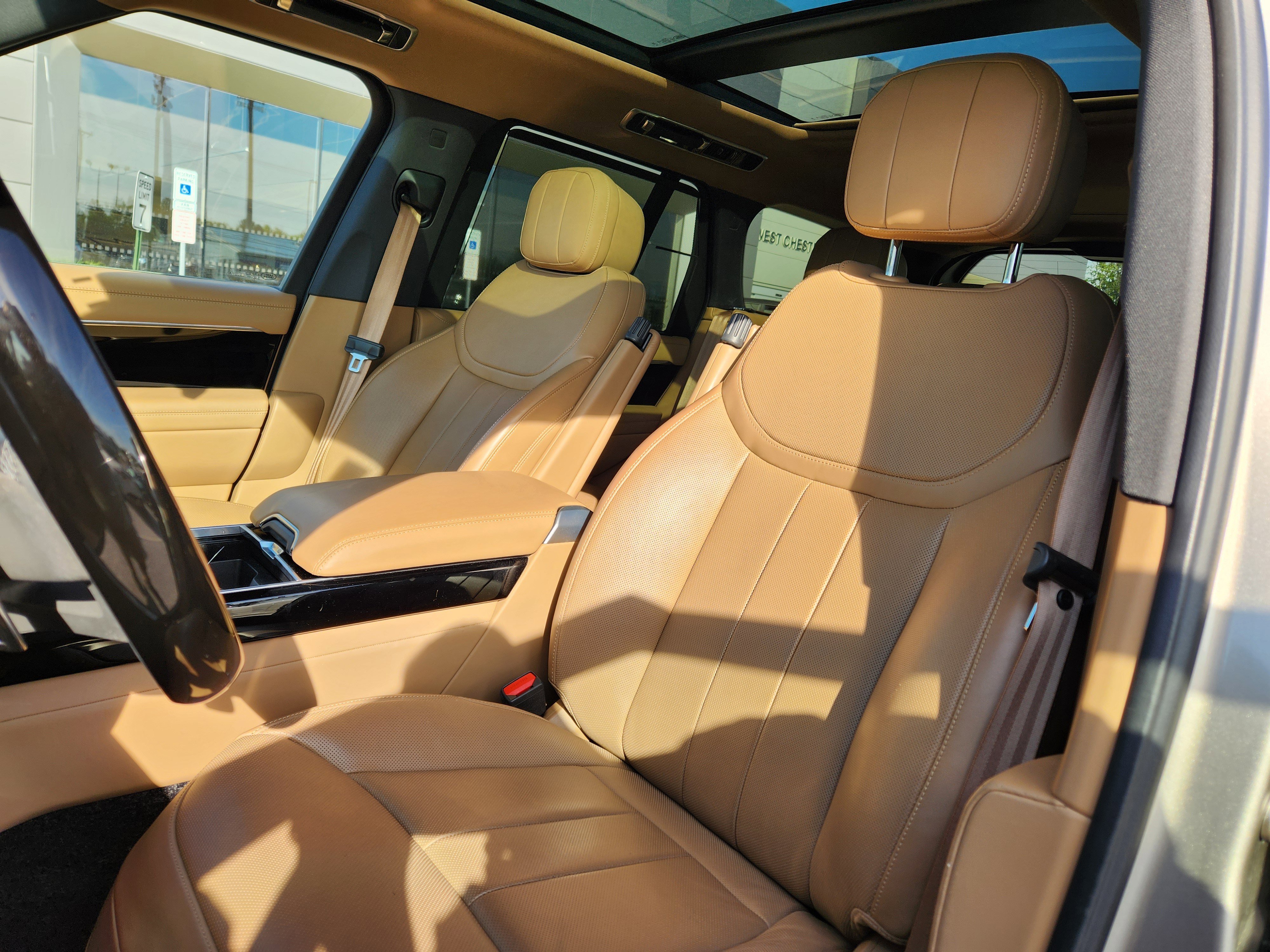 Certified 2024 Land Rover Range Rover SE AWD/4WD image 10