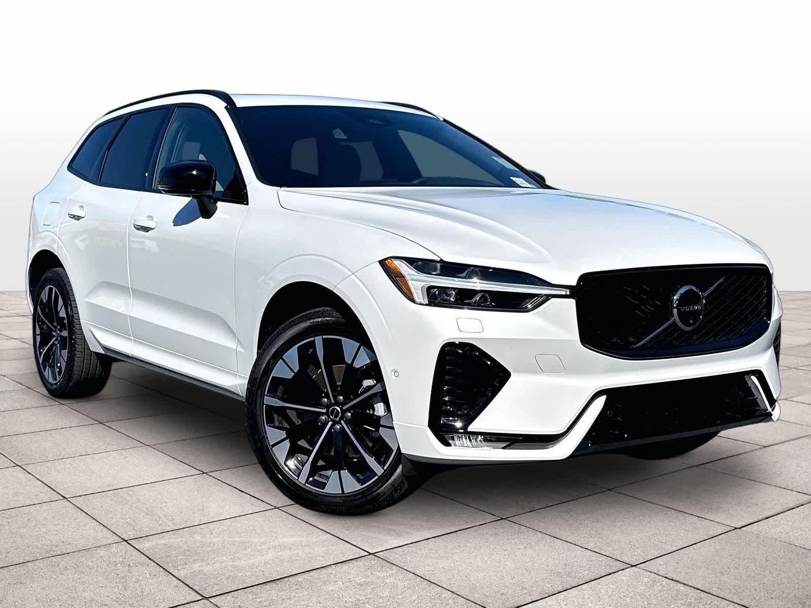 Used 2026 Volvo XC60 B5 Plus w/ Climate Package PRO AWD/4WD image 2