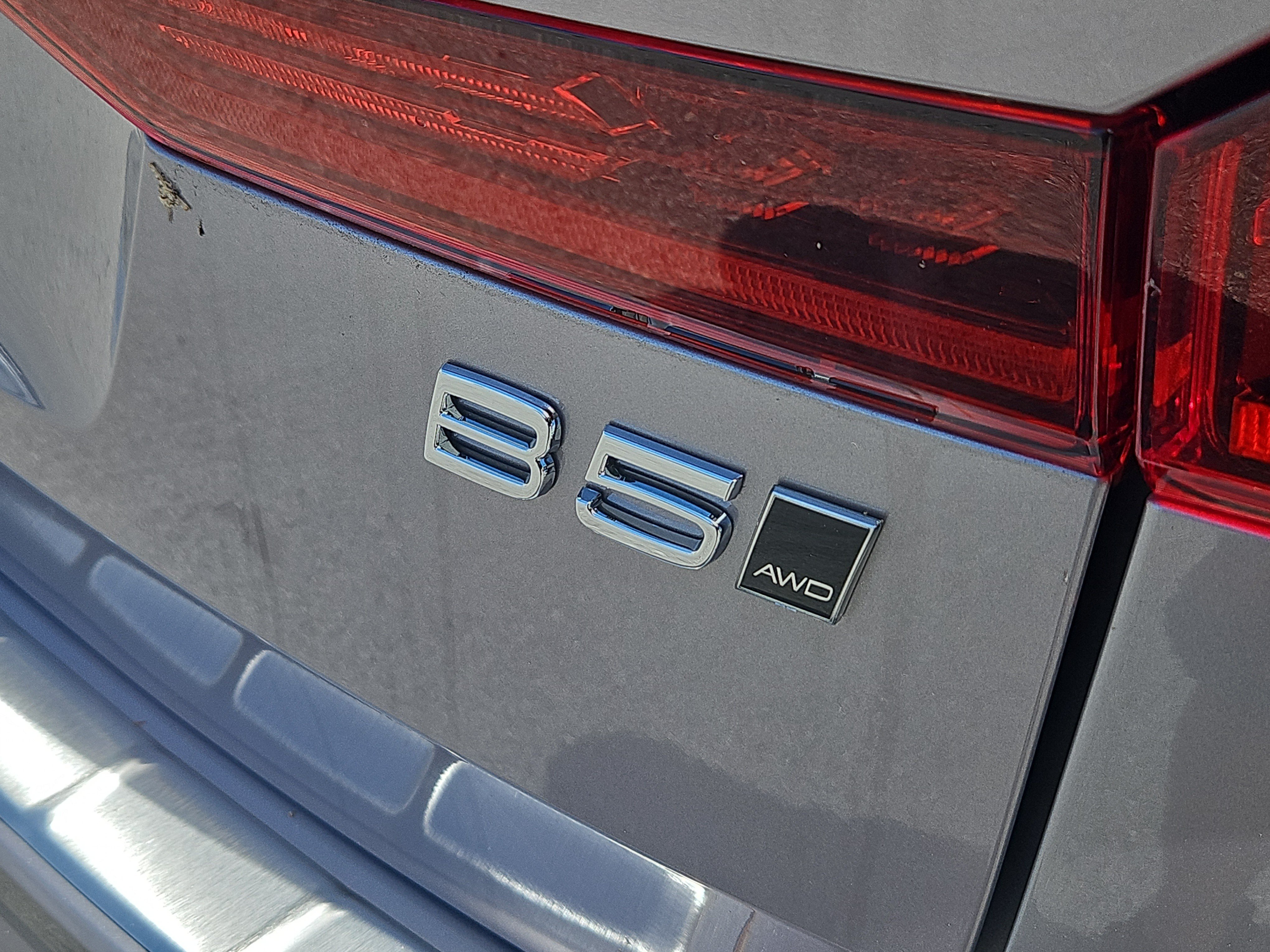 New 2026 Volvo XC60 B5 Plus w/ Protection Package Premier AWD/4WD image 4
