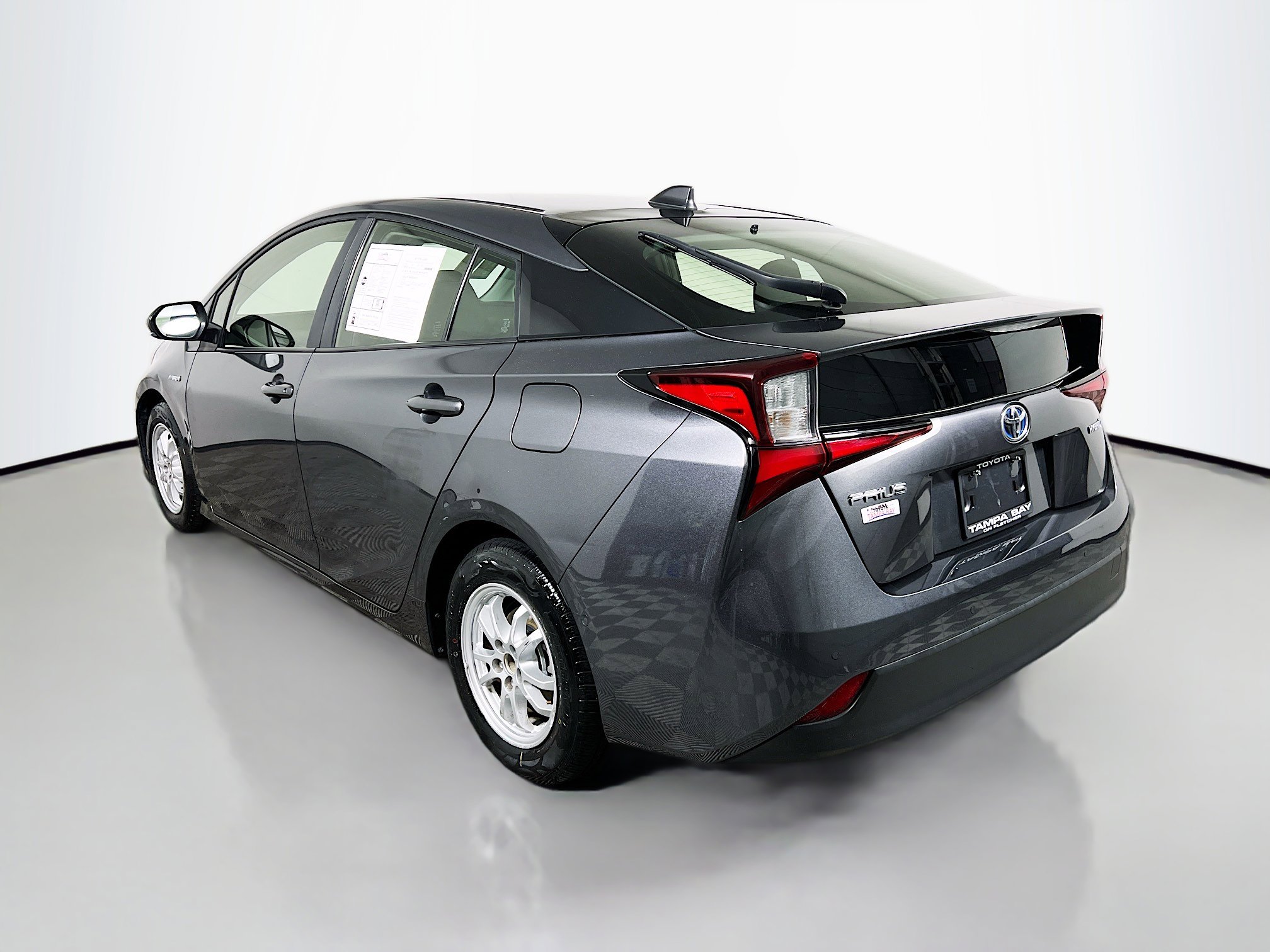 Used 2022 Toyota Prius LE image 8