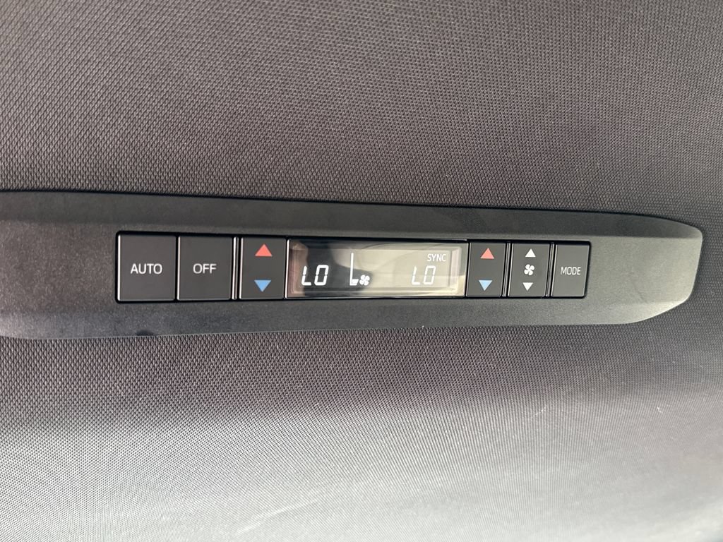Used 2025 Toyota Sienna Limited AWD/4WD image 37
