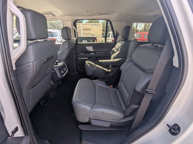 New 2026 Ford Expedition Active image 15