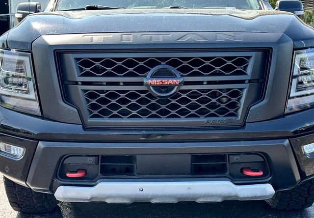 Used 2021 Nissan Titan PRO-4X w/ Pro-4x Convenience Package AWD/4WD image 4