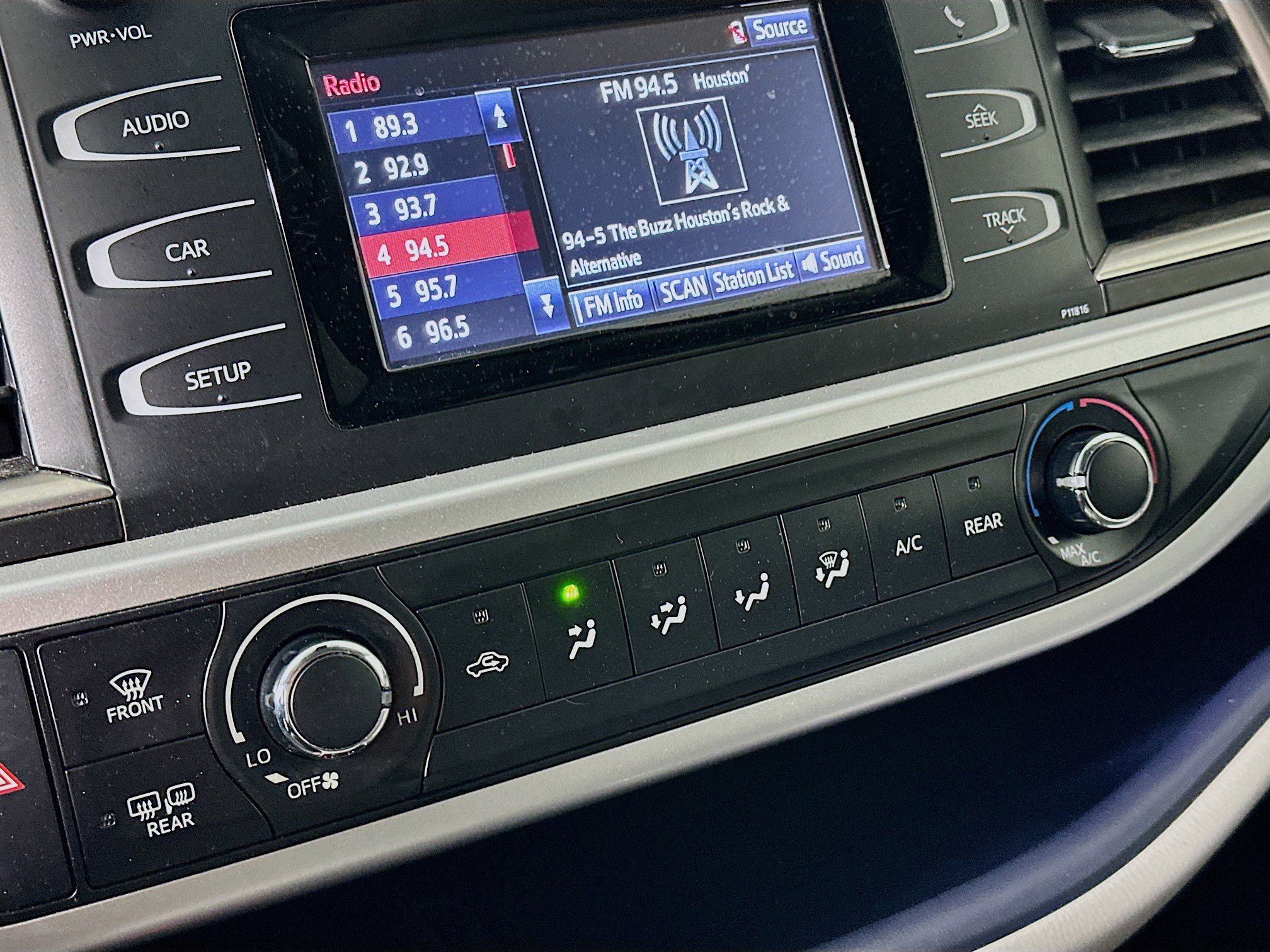 Used 2019 Toyota Highlander LE image 22