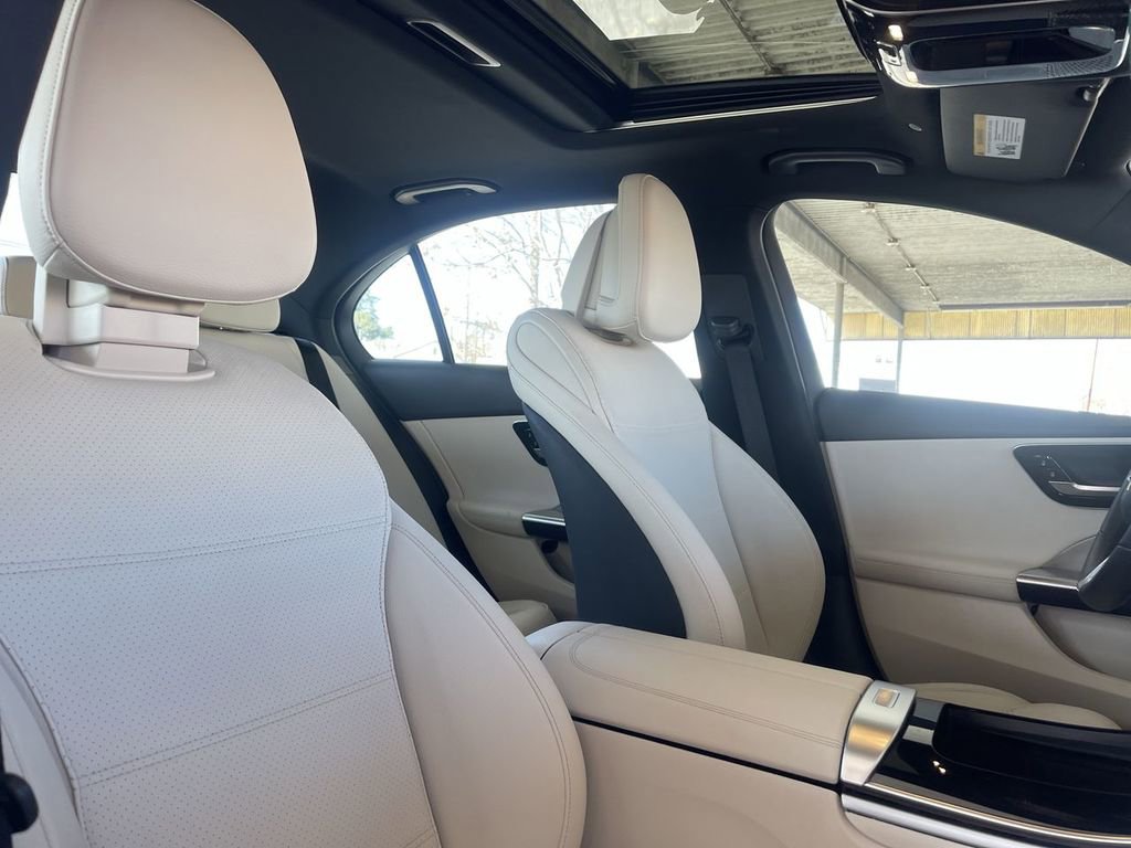 Used 2025 Mercedes-Benz C 300 4MATIC Sedan image 27