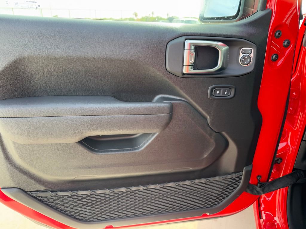 New 2025 Jeep Gladiator Sport image 13