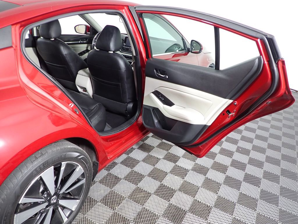 Used 2021 Nissan Altima 2.5 SV w/ SV Premium Package FWD image 40