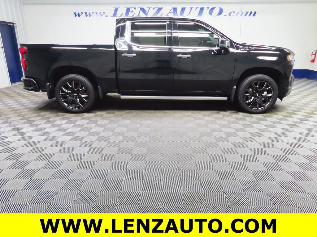Used 2022 Chevrolet Silverado 1500 High Country w/ Technology Package image 2