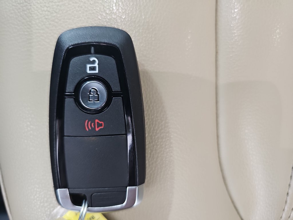 Used 2023 Ford Edge SEL AWD/4WD image 40