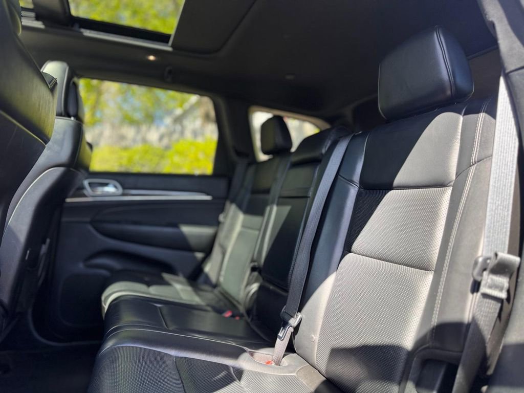 Used 2018 Jeep Grand Cherokee Overland AWD/4WD image 22