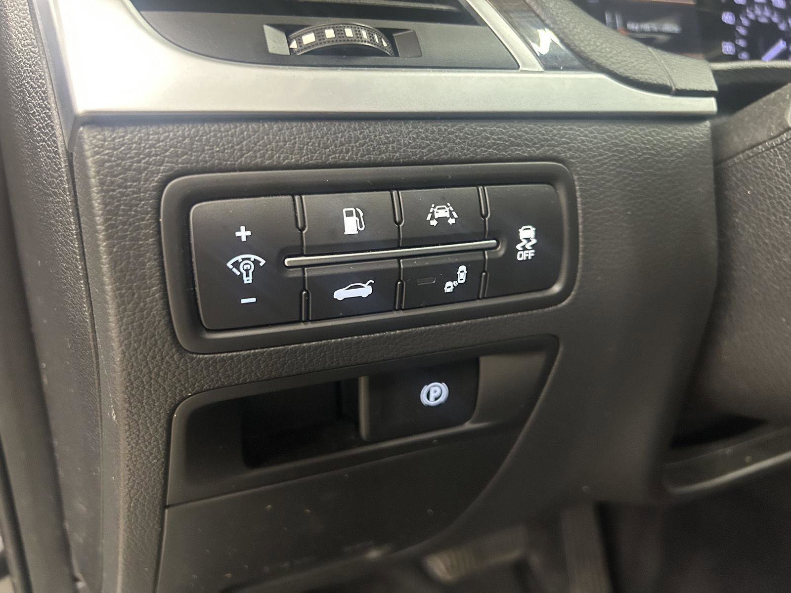 Used 2018 Genesis G80 3.8 image 18